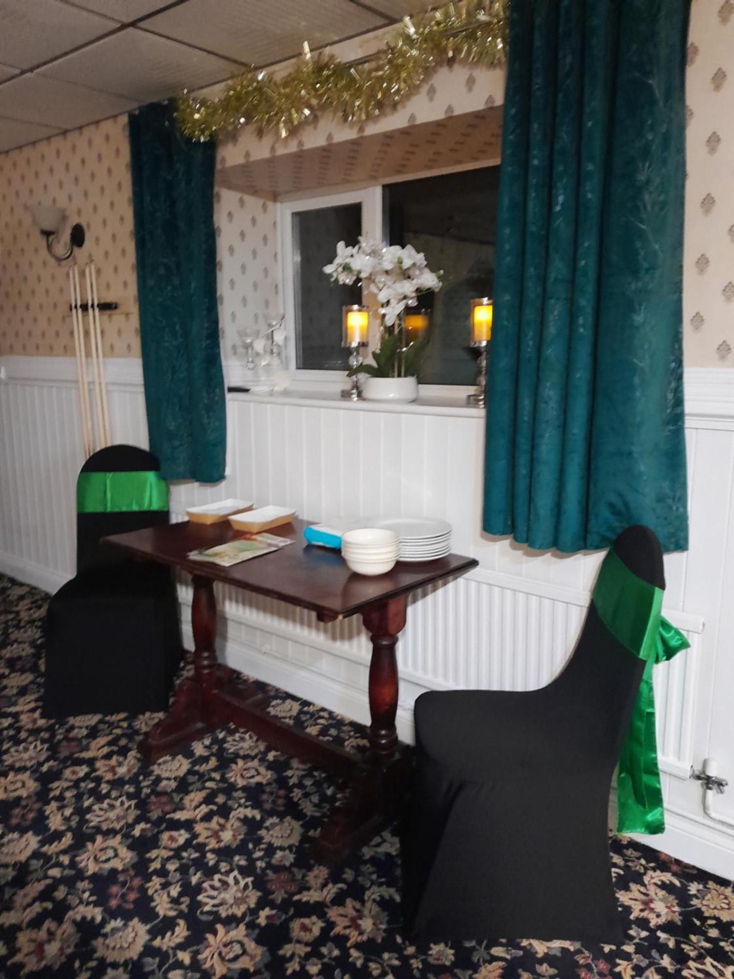 Kings Arms Guest House Еби Вейл Екстериор снимка