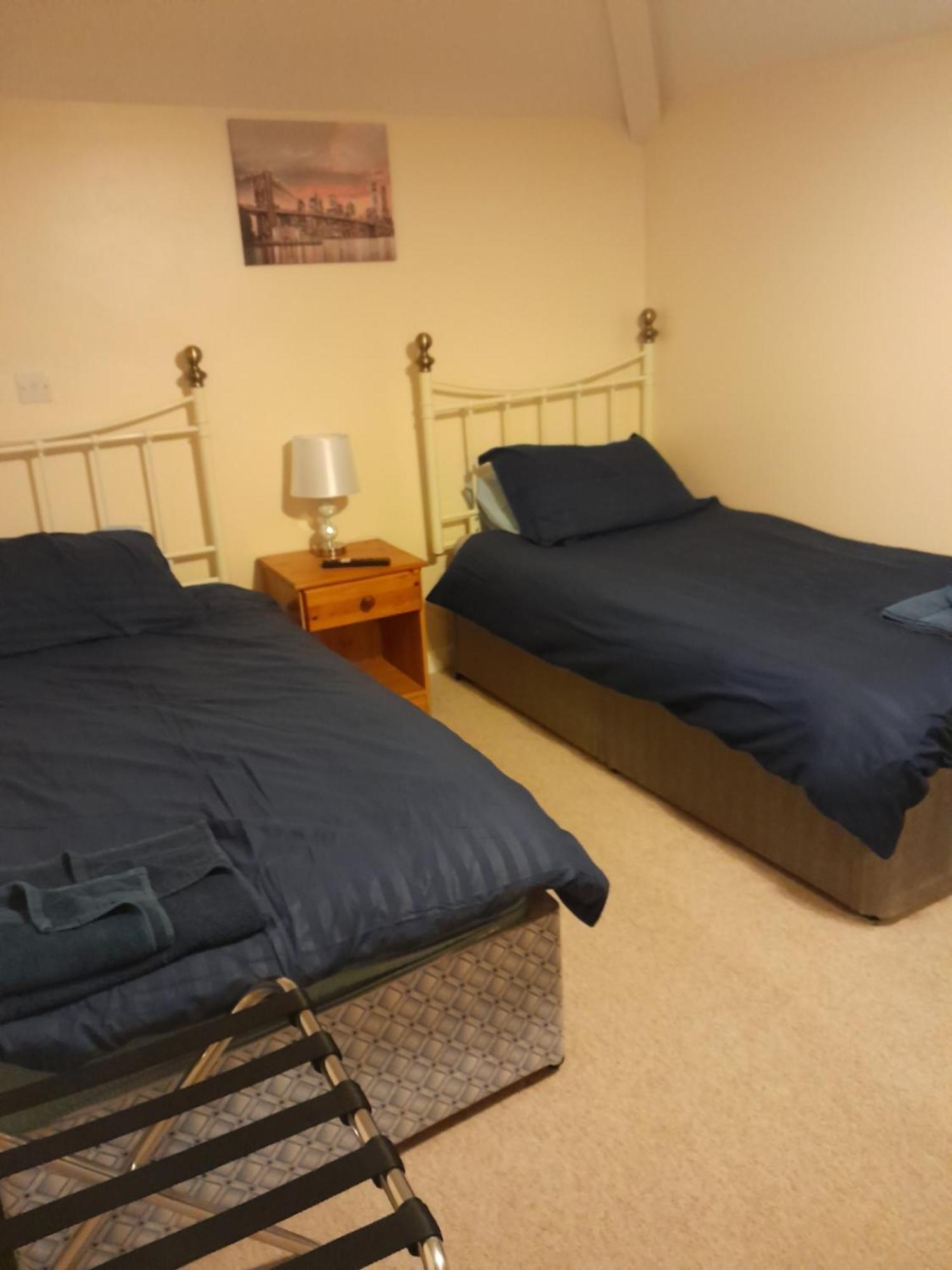 Kings Arms Guest House Еби Вейл Екстериор снимка