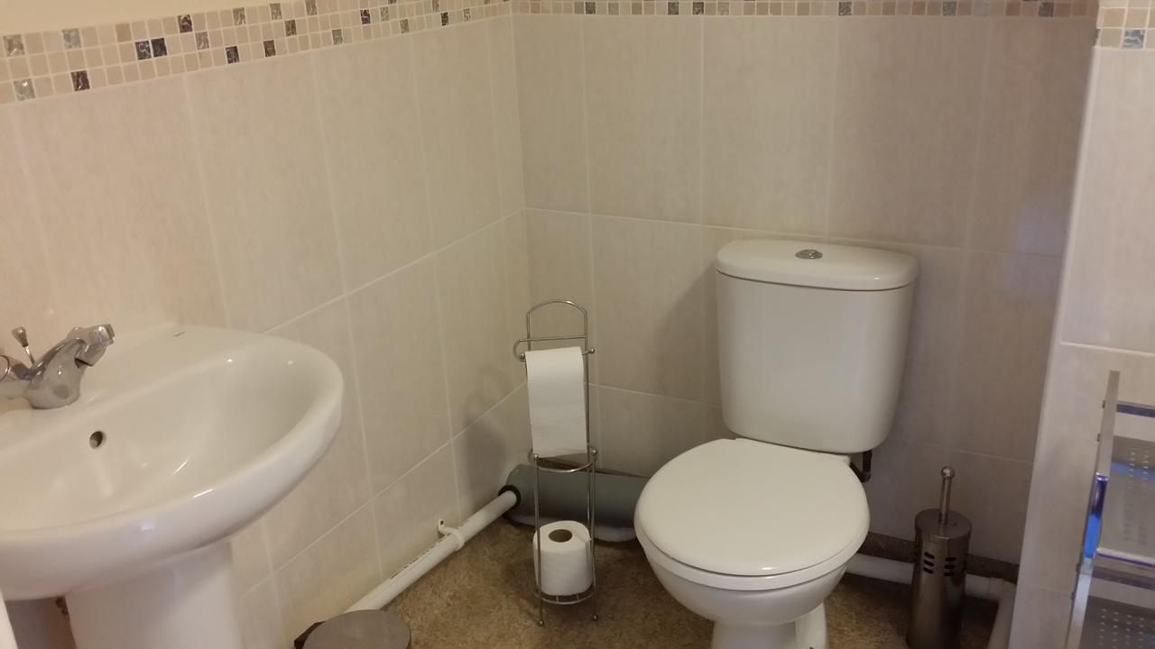 Kings Arms Guest House Еби Вейл Екстериор снимка